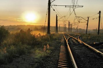 开云体育中国-维尼修斯点燃赛场，当枫叶之韧遭遇欧洲红魔的黄昏