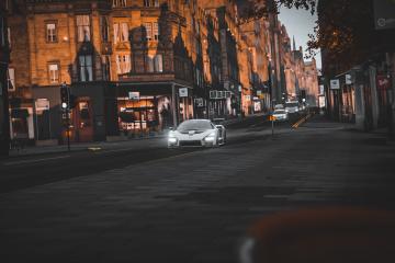 开云体育登录-英超争冠之夜与莫兰特的关键时刻，体育英雄的共鸣