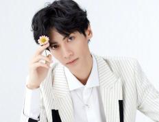 开云体育入口-孤星闪耀与群狼突围，当爱德华兹的刀锋遇上鹈鹕的蛛网