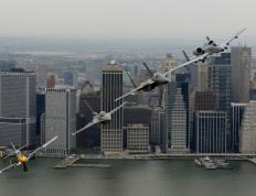 开云APP-油门与哨声，当F1揭幕战的轮胎焦香遇见智利压哨绝杀