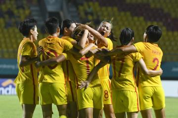 开云体育中国-中国队鏖战印尼队，黄鸭组合高光表现