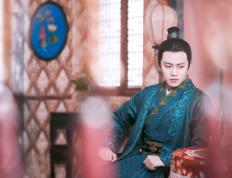 开云下载-卡马文加临危爆发定乾坤，巴黎关键战强硬突围土耳其铁阵