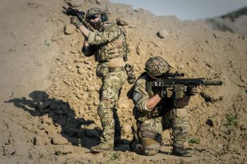 开云官网-当冠军中场遭遇战术洪流，卡塞米罗孤星闪耀与澳大利亚的团队压制