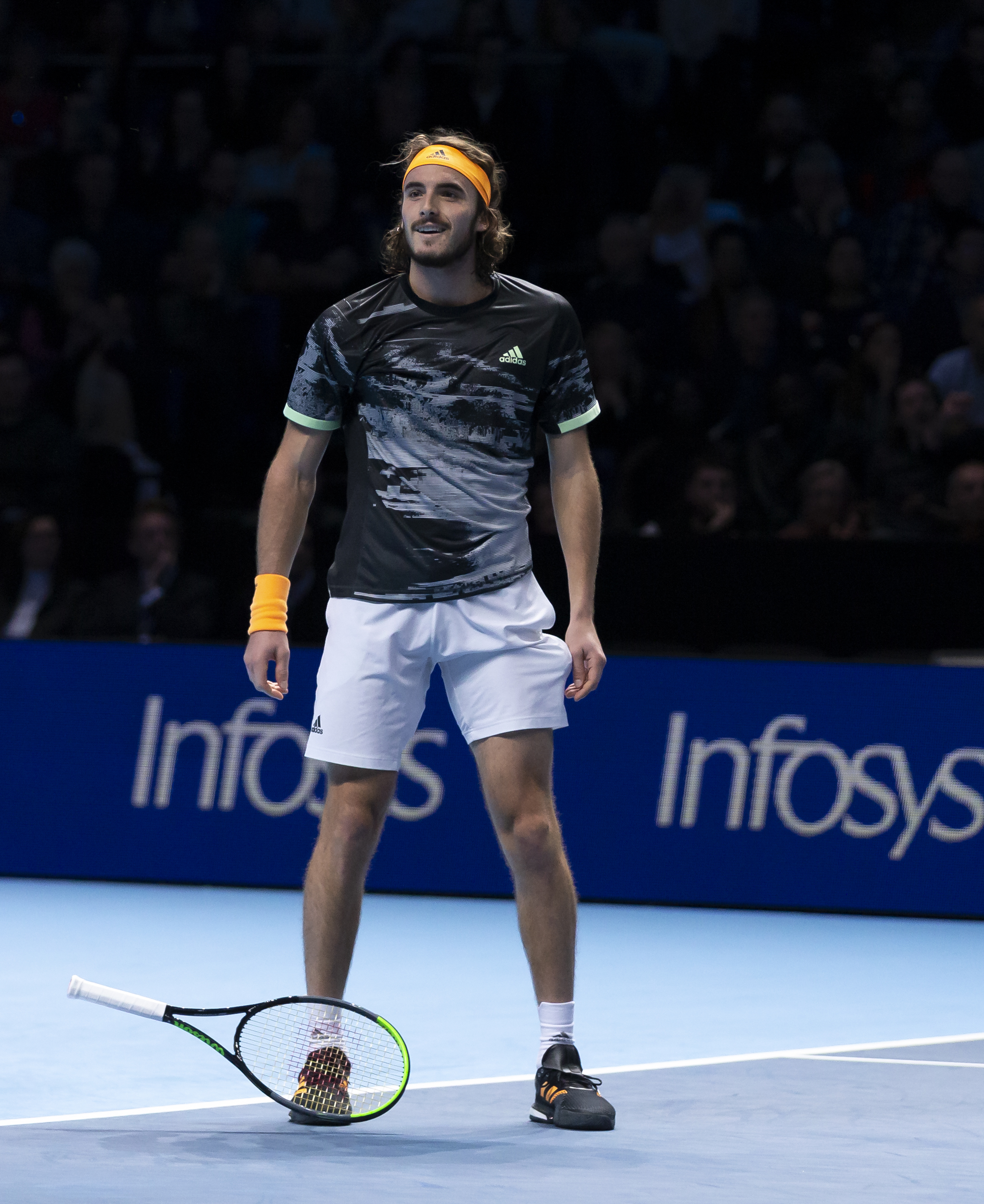 开云体育下载-关于西班牙网球队险胜美国网球队,西西帕斯统治全场的信息