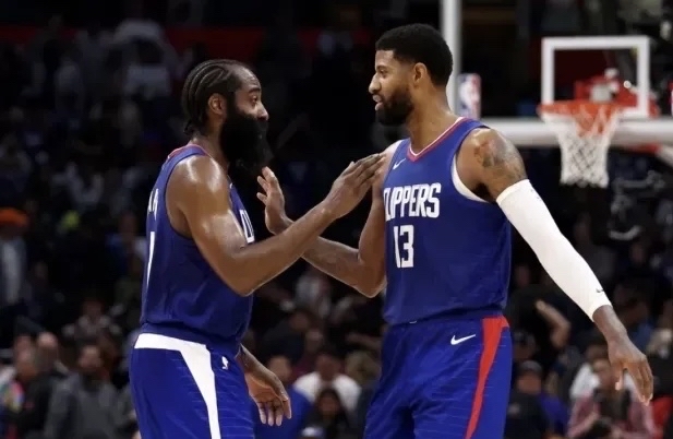 开云体育app-76人爆冷负于热火,连胜被终结的简单介绍