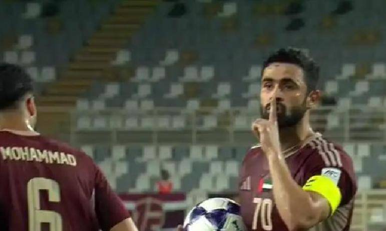 开云体育中国-包含冷门频出!橄榄球战况跌宕起伏的词条