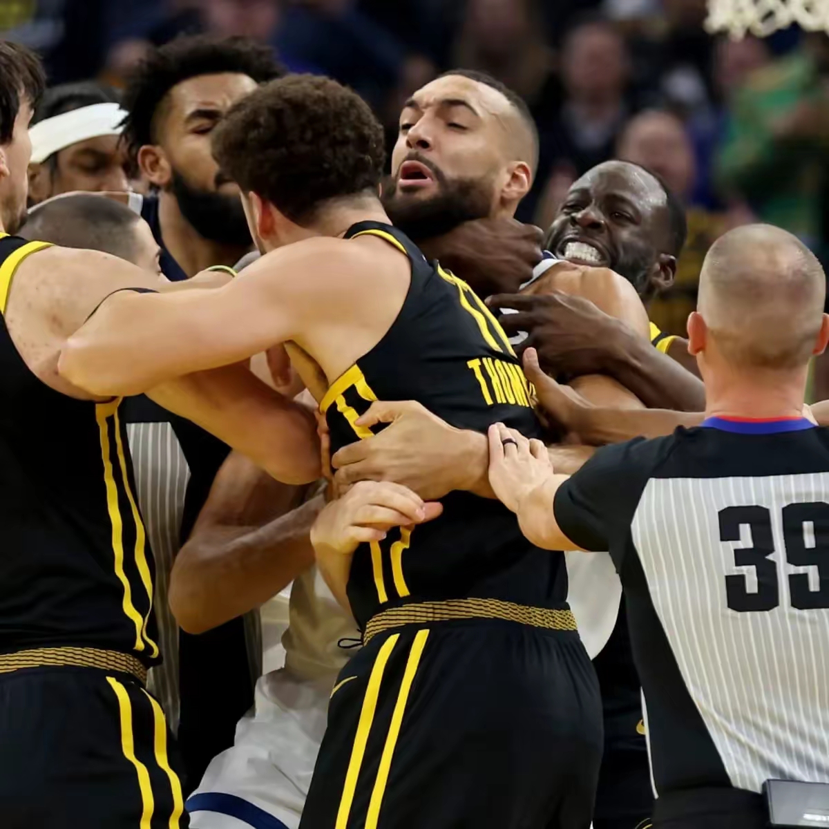 开云APP-湖人完胜雷霆，戈贝尔统治全场