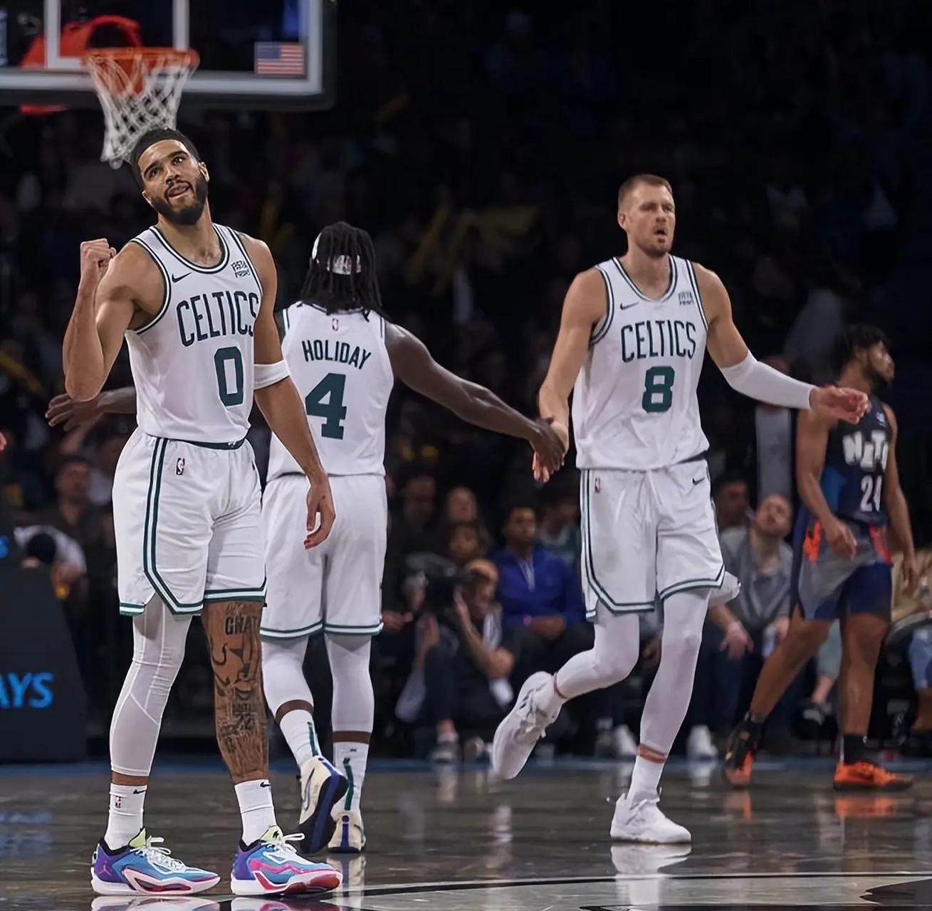 开云体育平台APP-凯尔特人轻取福建队,拉文惊艳四座