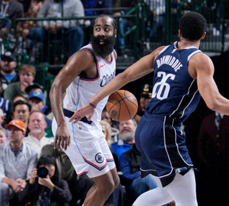 开云体育官网-江苏队碾压深圳队，欧文惊艳四座