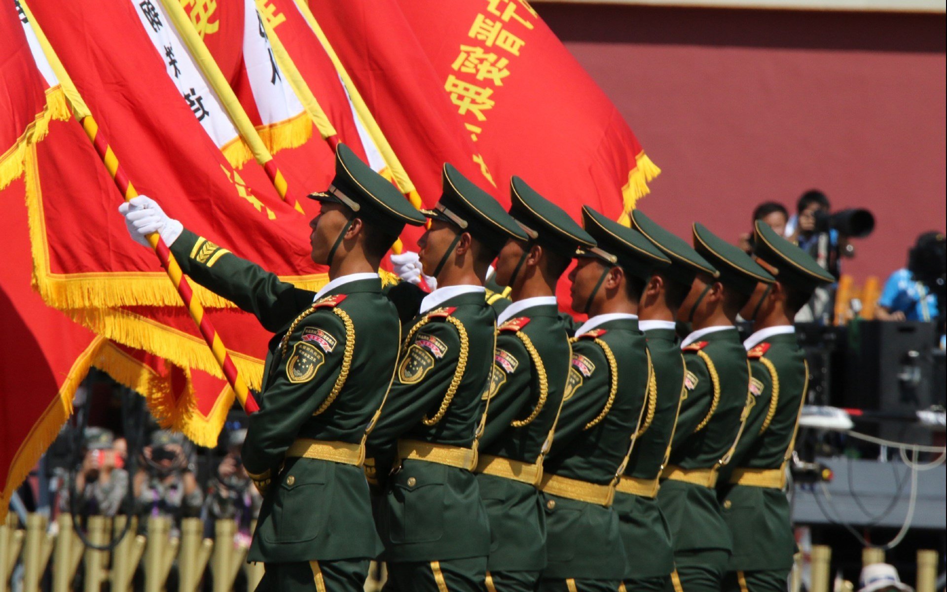 开云体育登录-拉梅洛·鲍尔统治攻防两端,火箭轻取上海队