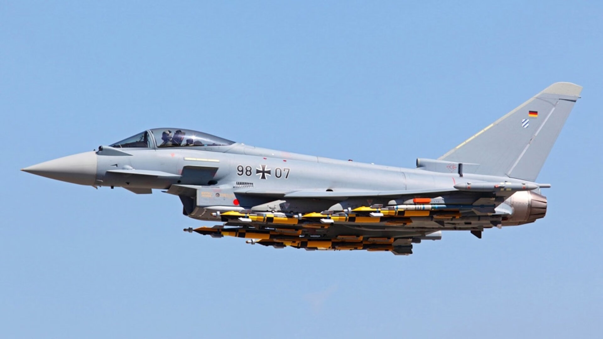 开云下载-绿茵场上波斯铁骑的油炸丸子，苏亚雷斯绝技如何隐喻伊朗关键突围