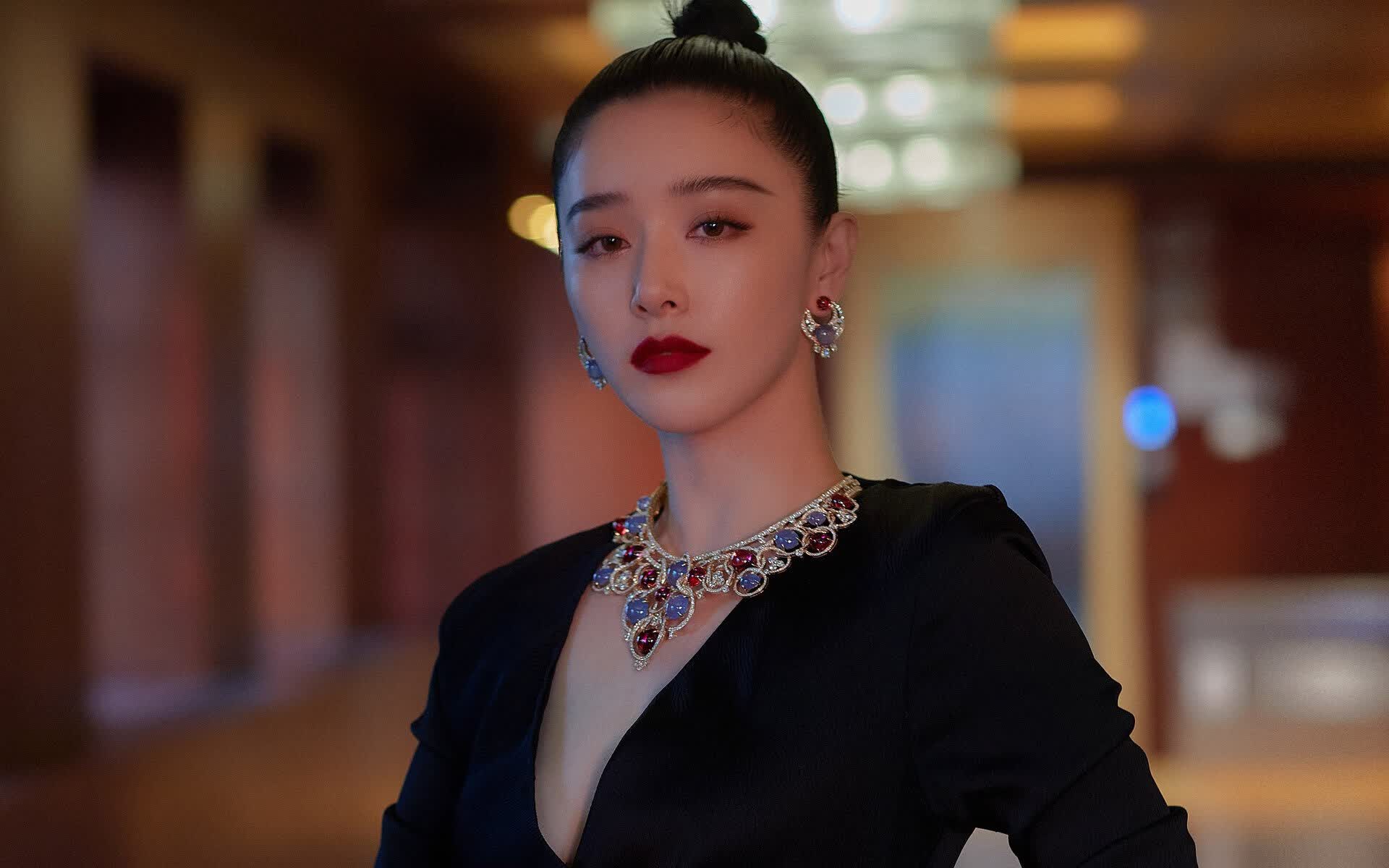 开云体育中国-年度焦点之战之夜，霍勒迪点燃赛场烽火